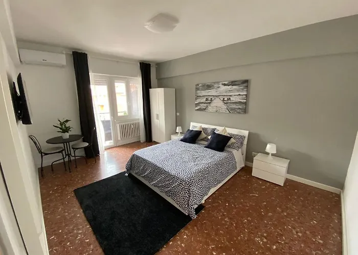 Ytha Housse Centro Roma